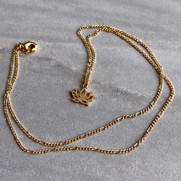 Last 1! ๐Lotus Dainty Gold Necklace - Picture 4 of 5